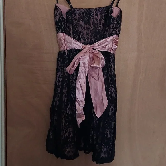 Small - Picture 2 of 2